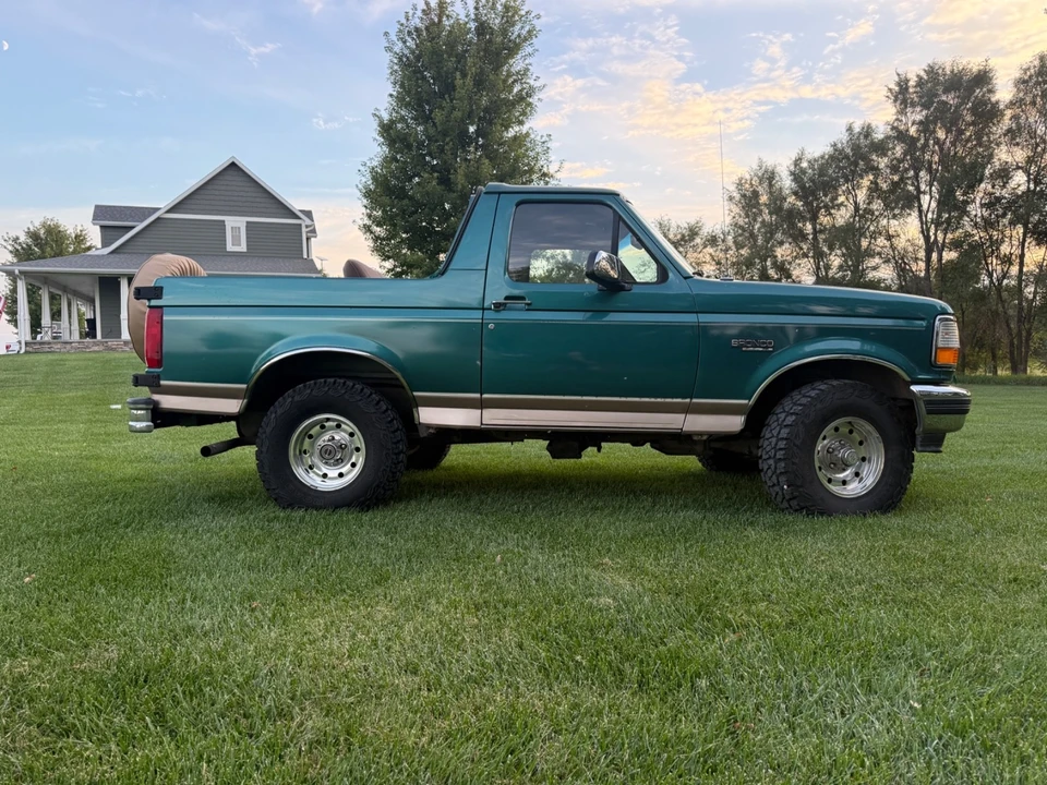 1996 Ford Bronco 5th Gen - Image 9 of 21