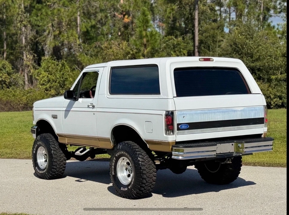 1996 Ford Bronco 5th Gen - Image 2 of 13