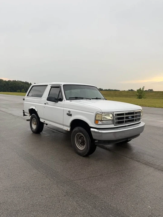 1996 Ford Bronco 5th Gen - Image 2 of 9