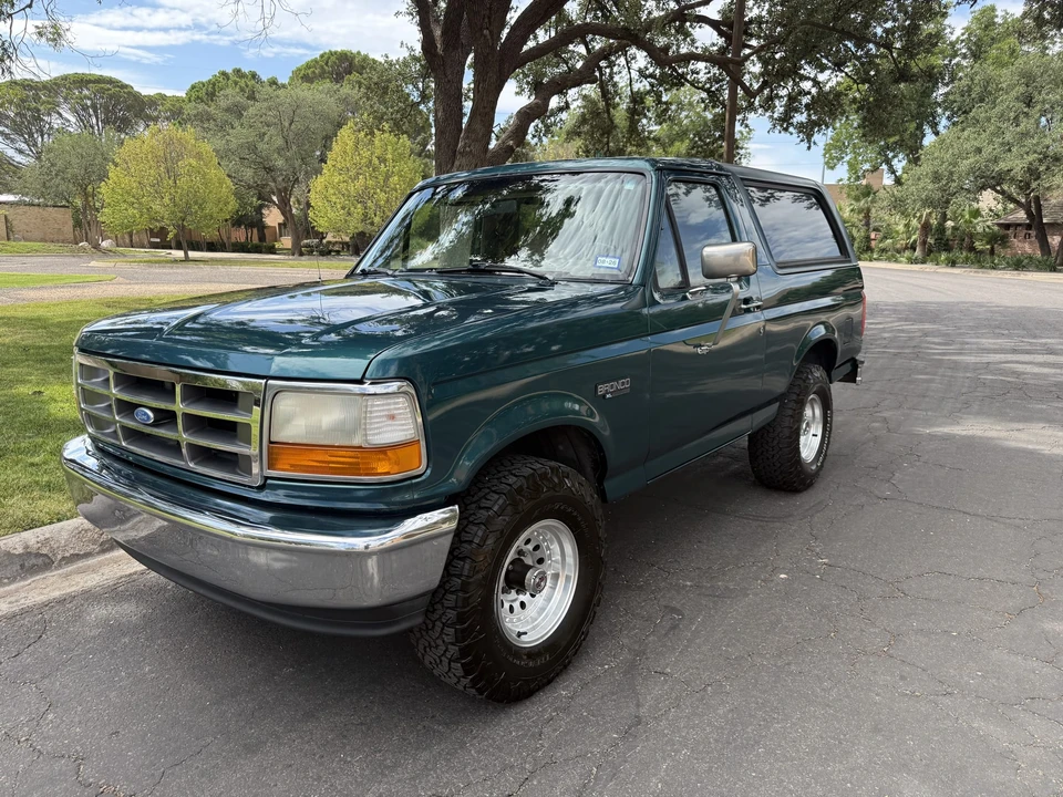 1996 Ford Bronco 5th Gen - Image 2 of 31