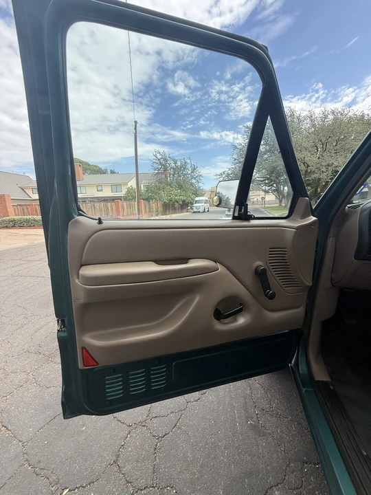 1996 Ford Bronco 5th Gen - Image 17 of 31