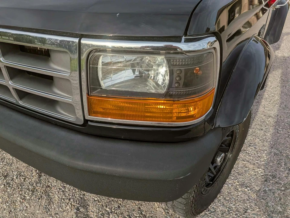 1996 Ford Bronco 5th Gen - Image 2 of 31