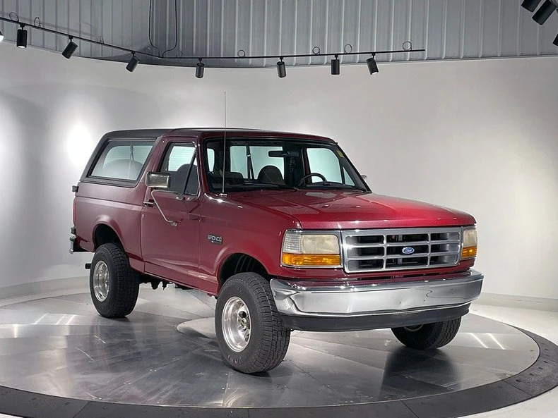 1996 Ford Bronco 5th Gen - Image 2 of 31