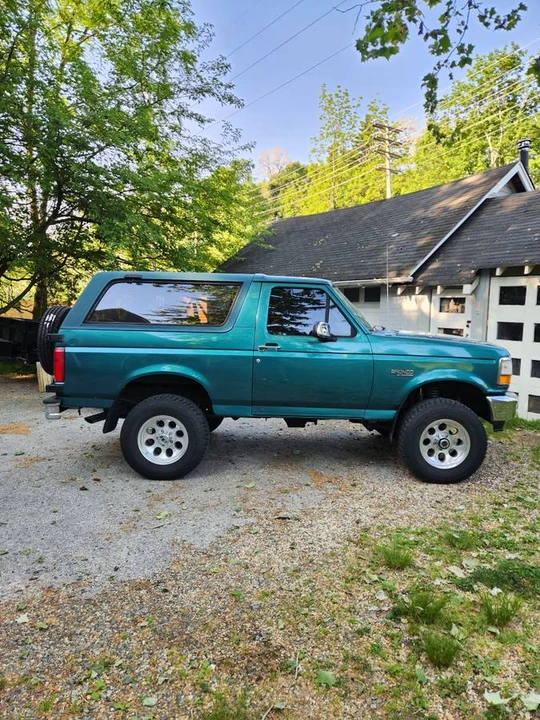 1996 Ford Bronco - Image 2 of 24