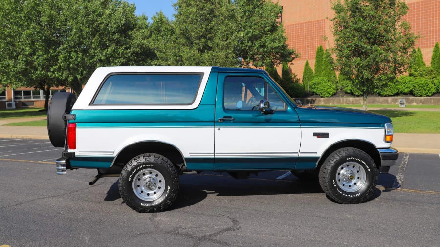 1996 Ford Bronco 5th Gen - Image 2 of 31