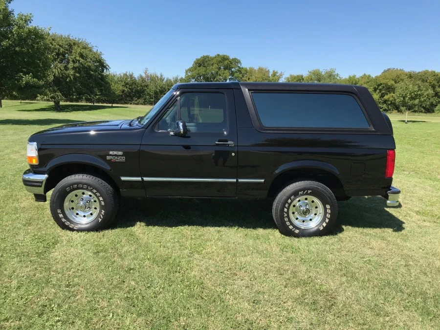 1996 Ford Bronco 5th Gen - Image 2 of 14