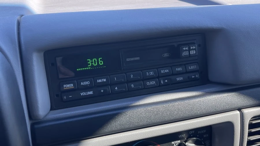 1996 Ford Bronco 5th Gen - Image 6 of 20
