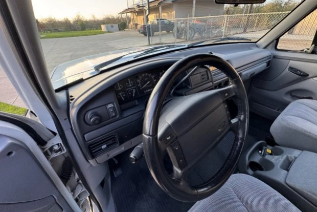 1996 Ford Bronco 5th Gen - Image 5 of 8
