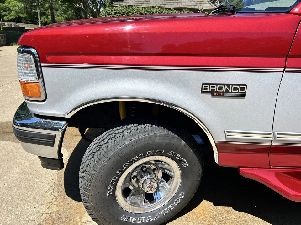 1996 Ford Bronco 5th Gen - Image 24 of 31