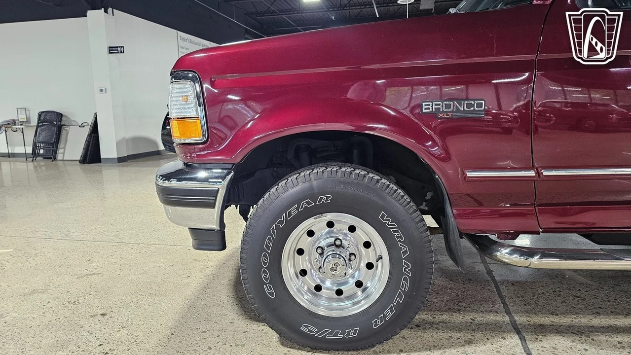1996 Ford Bronco 5th Gen - Image 19 of 31