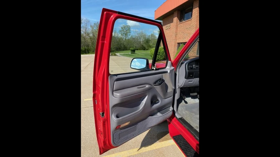 1996 Ford Bronco 5th Gen - Image 4 of 16