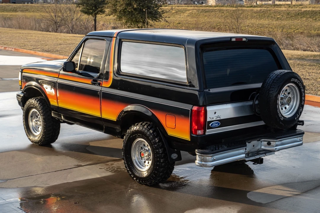 1996 Ford Bronco 5th Gen - Image 2 of 7