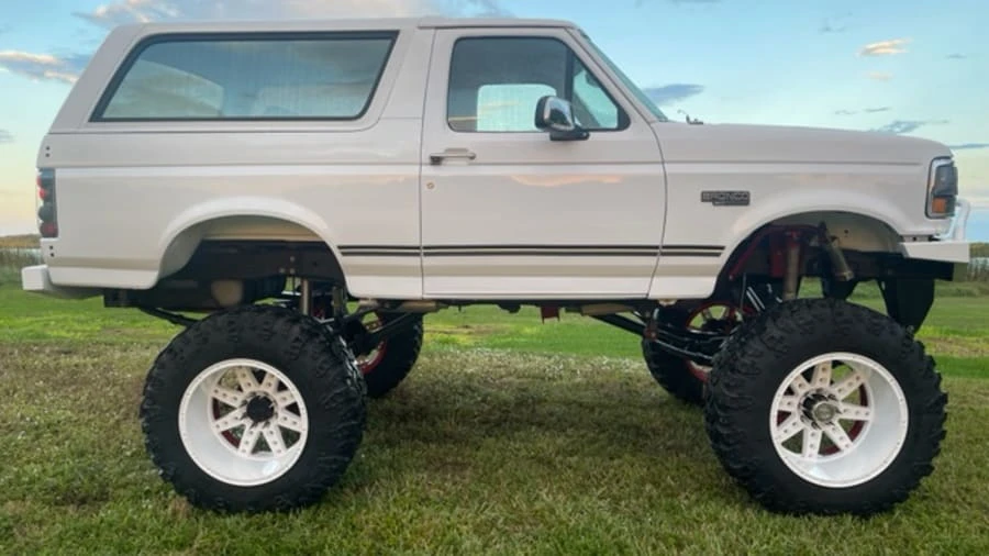 1996 Ford Bronco 5th Gen - Image 2 of 25
