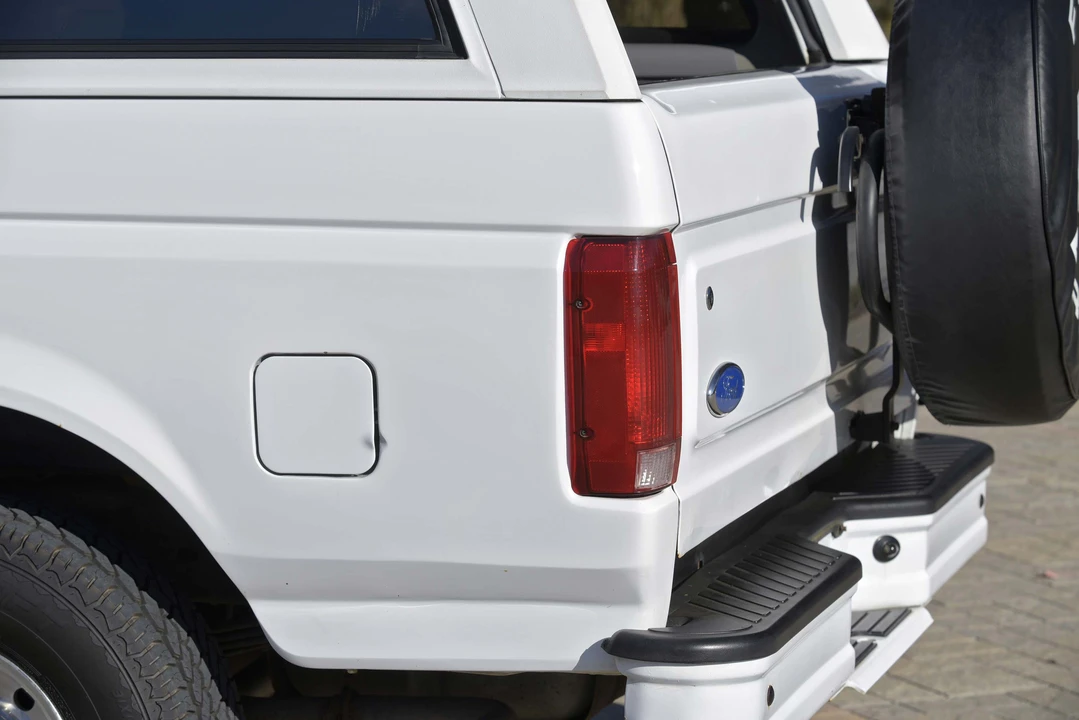 1996 Ford Bronco 5th Gen - Image 28 of 31