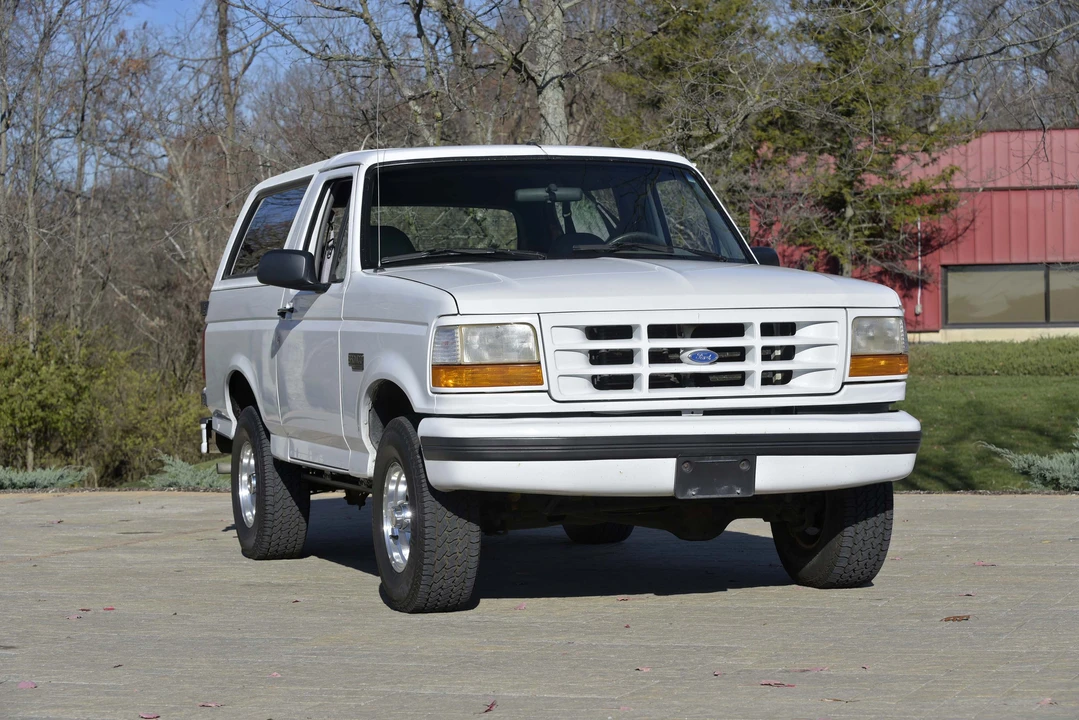 1996 Ford Bronco 5th Gen - Image 2 of 31