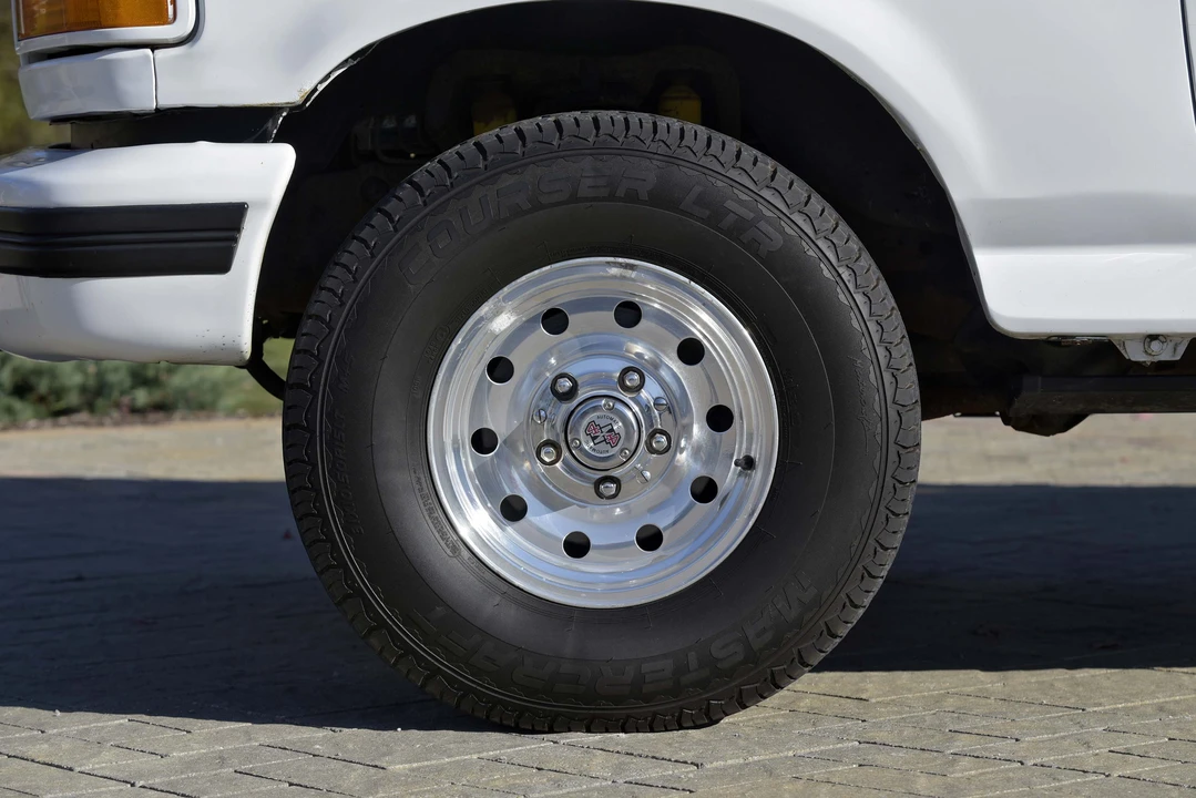 1996 Ford Bronco 5th Gen - Image 26 of 31