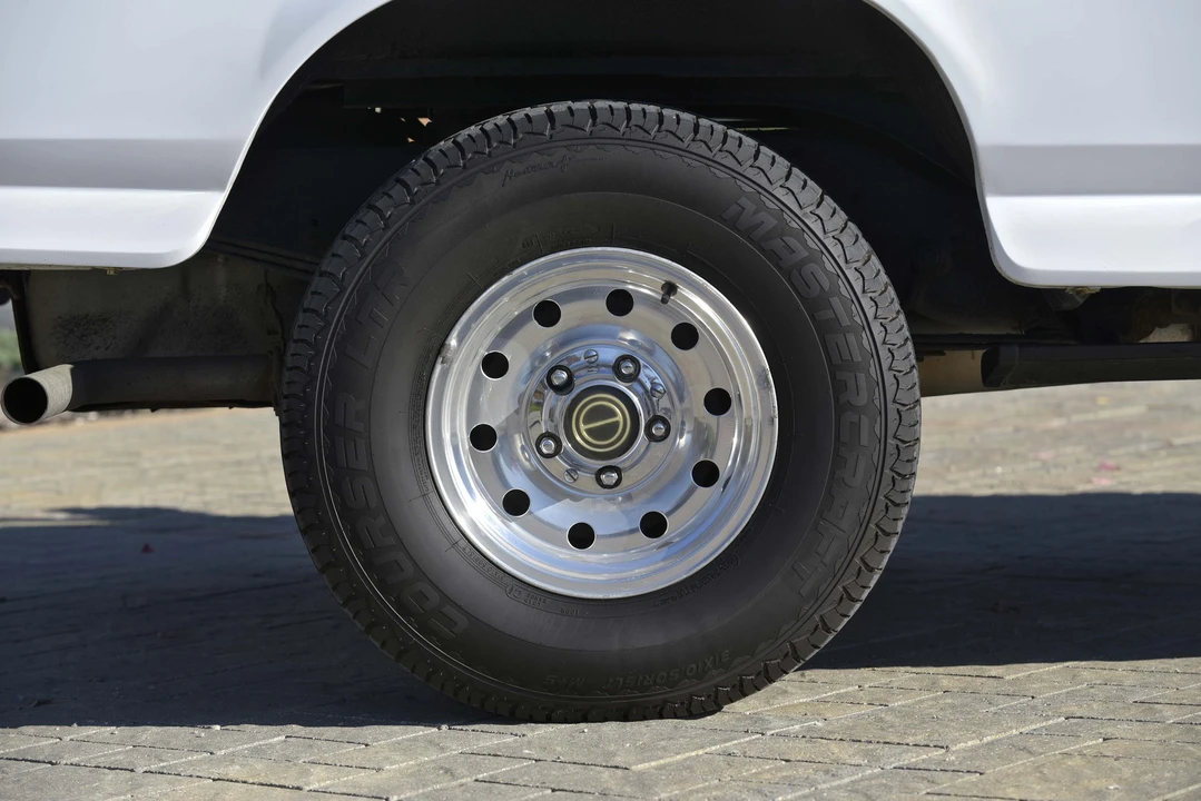 1996 Ford Bronco 5th Gen - Image 25 of 31