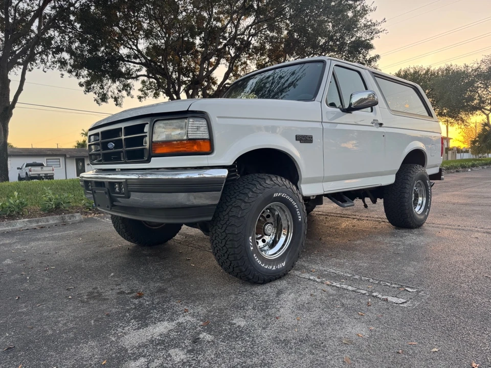 1996 Ford Bronco 5th Gen - Image 3 of 21