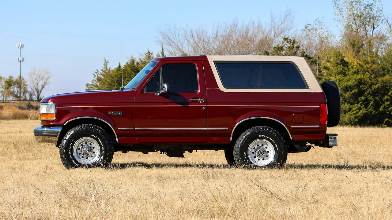 1996 Ford Bronco 5th Gen - Image 2 of 21