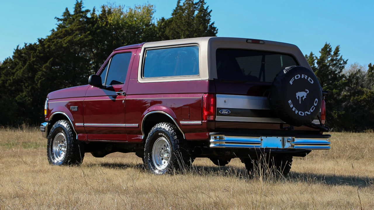 1996 Ford Bronco 5th Gen - Image 3 of 21