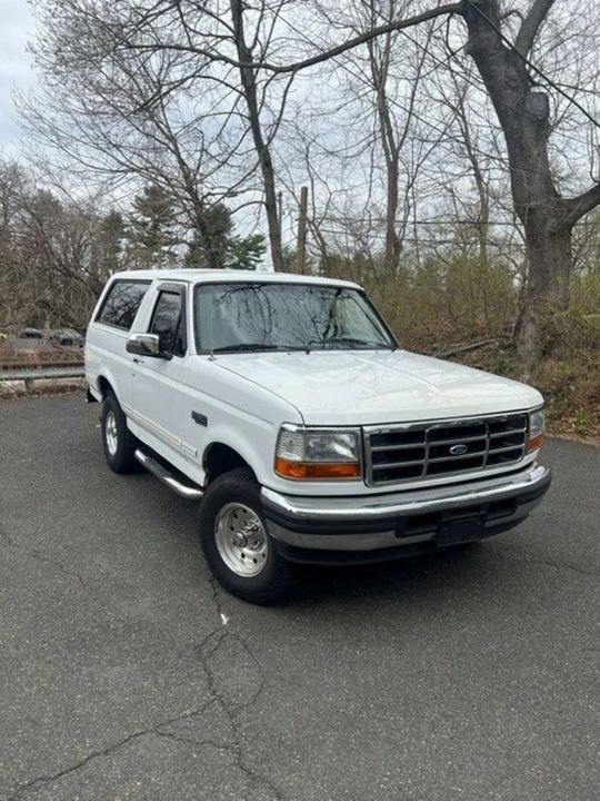1996 Ford Bronco 5th Gen - Image 2 of 31