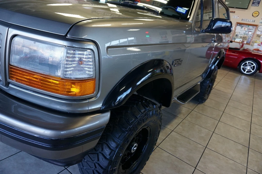 1996 Ford Bronco 5th Gen - Image 13 of 21