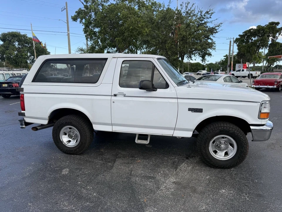 1996 Ford Bronco 5th Gen - Image 9 of 31