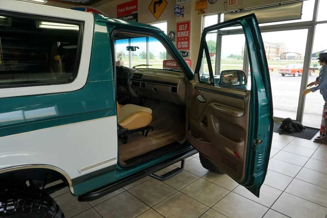 1996 Ford Bronco 5th Gen - Image 22 of 31