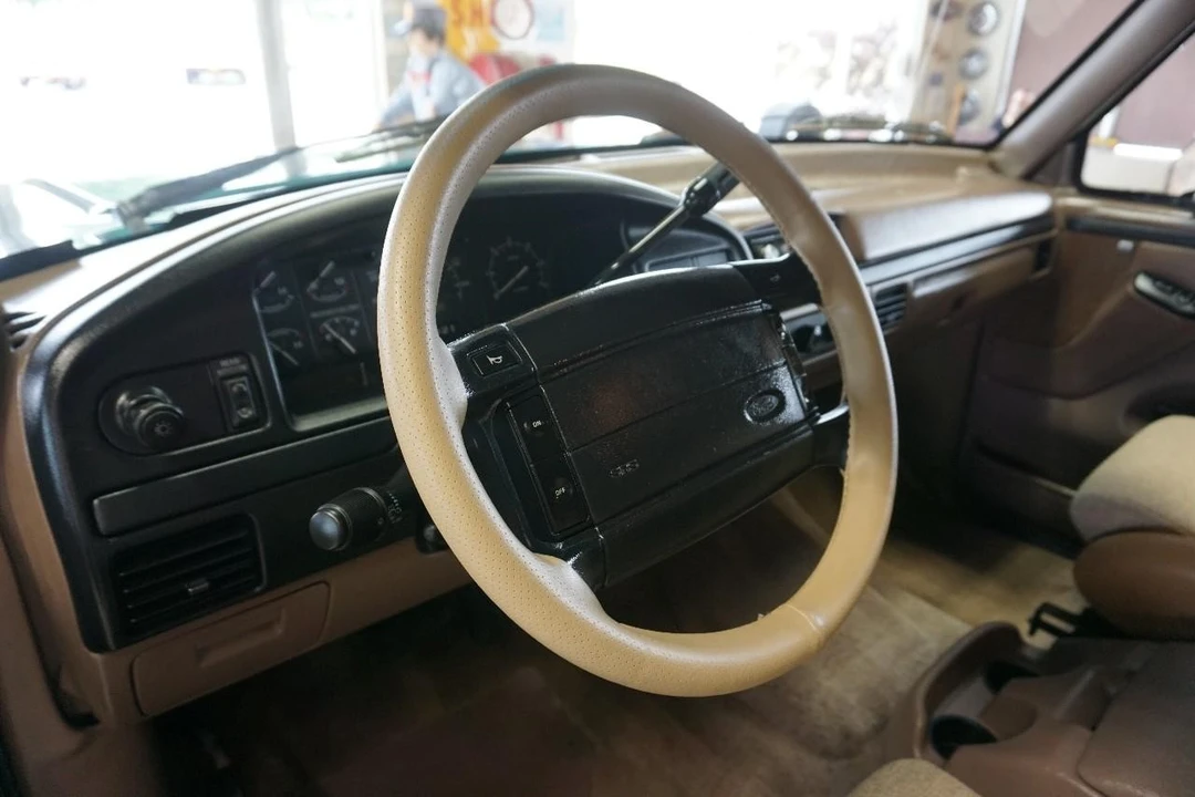 1996 Ford Bronco 5th Gen - Image 25 of 31