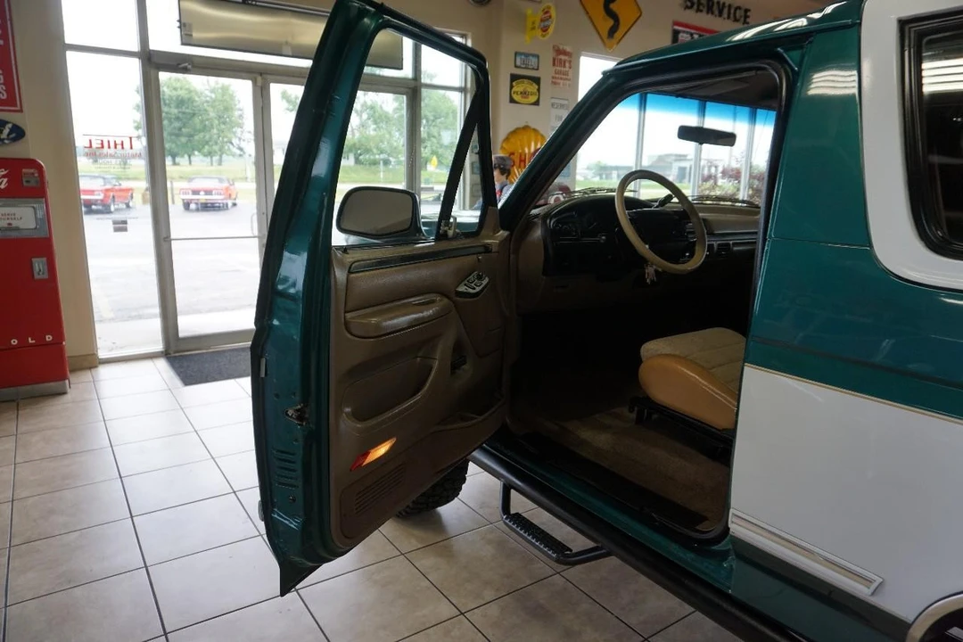 1996 Ford Bronco 5th Gen - Image 19 of 31