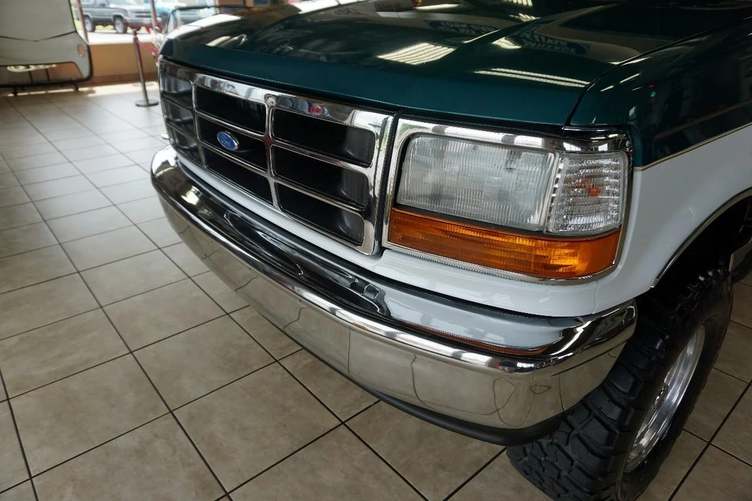 1996 Ford Bronco 5th Gen - Image 17 of 31
