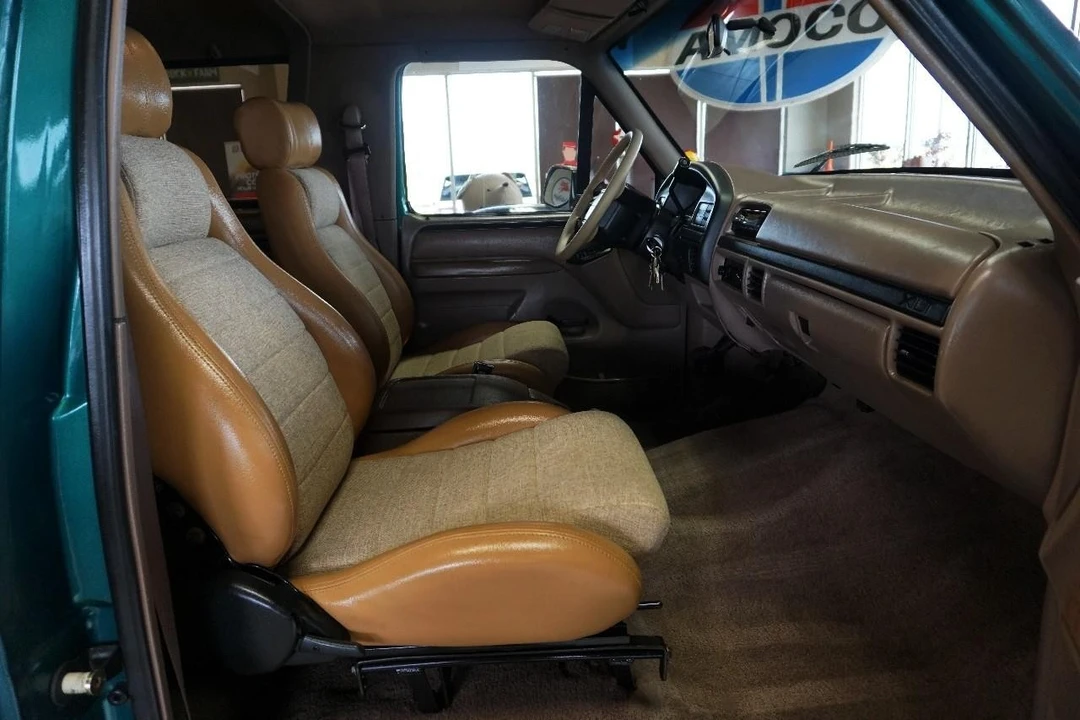 1996 Ford Bronco 5th Gen - Image 23 of 31
