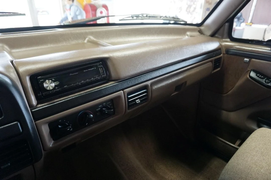 1996 Ford Bronco 5th Gen - Image 26 of 31
