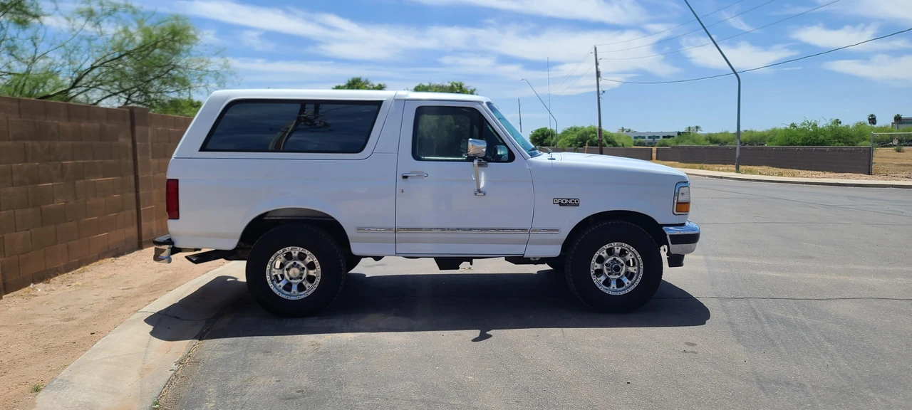1996 Ford Bronco 5th Gen - Image 14 of 31