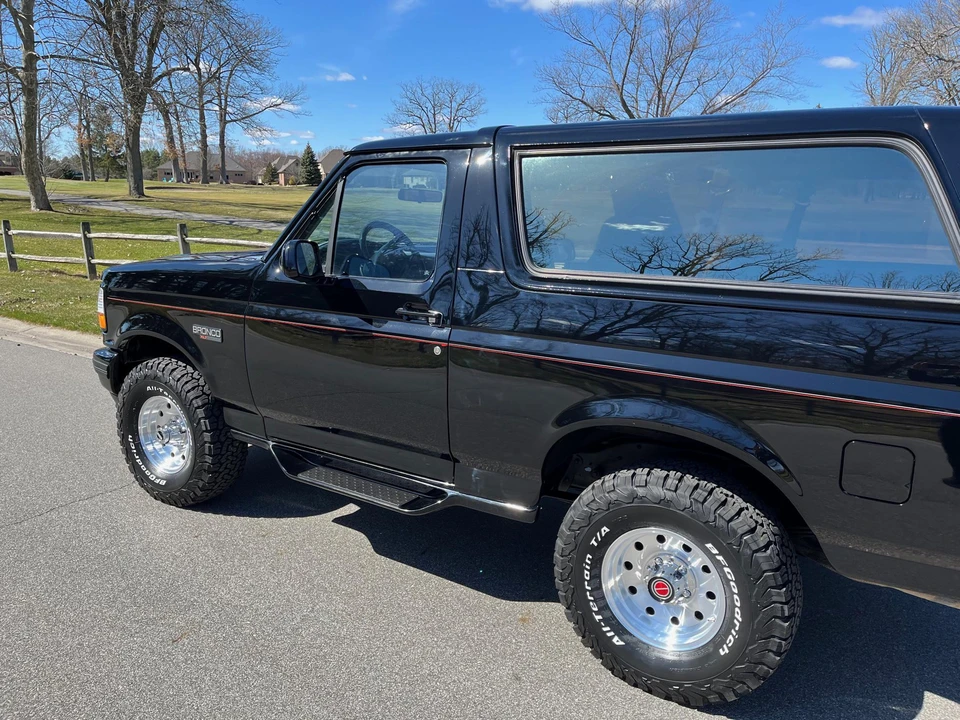 1996 Ford Bronco 5th Gen - Image 24 of 31