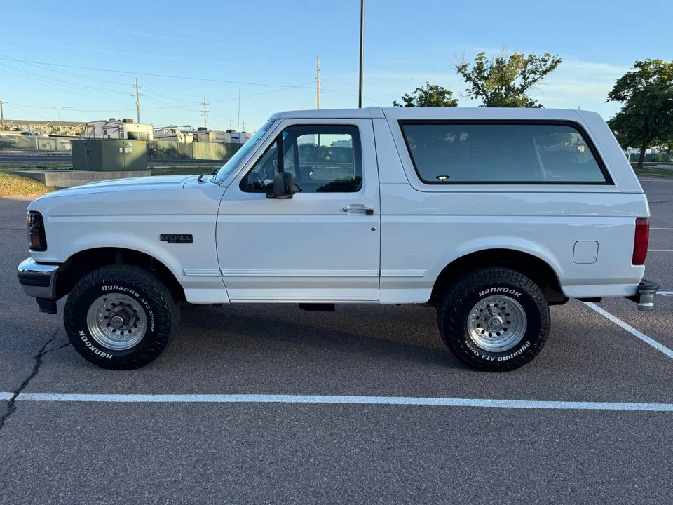 1996 Ford Bronco 5th Gen - Image 2 of 22
