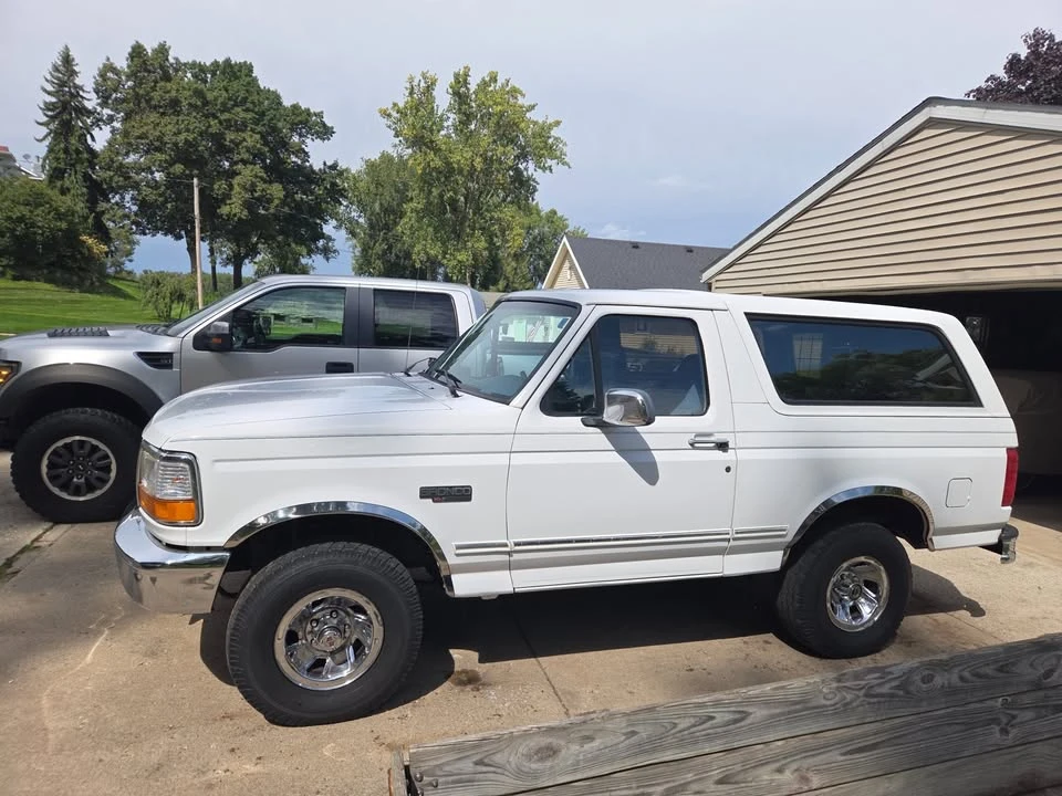 1996 Ford Bronco 5th Gen - Image 2 of 16