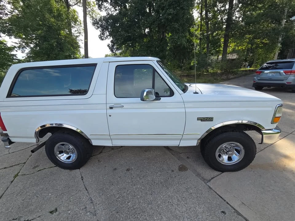 1996 Ford Bronco 5th Gen - Image 5 of 16