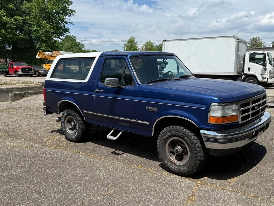 1996 Ford Bronco 5th Gen - Image 2 of 9
