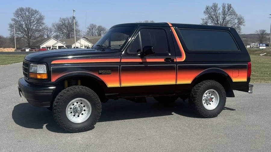 1996 Ford Bronco 5th Gen - Image 2 of 20