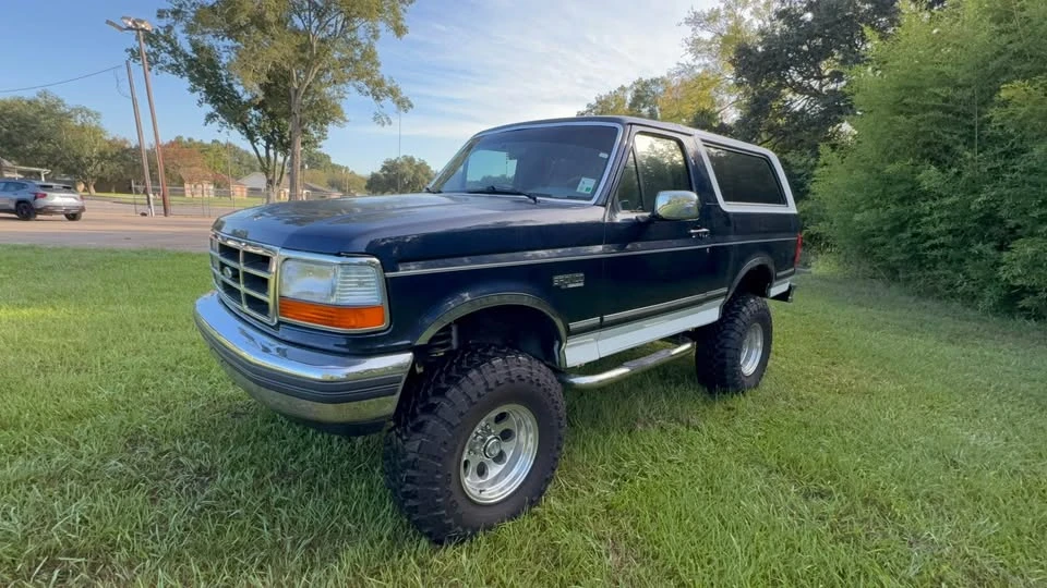 1996 Ford Bronco 5th Gen - Image 2 of 19
