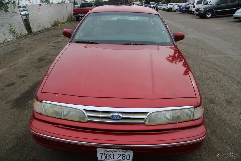 1996 Ford Crown Victoria - Image 11 of 21