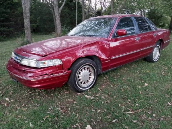 1996 Ford Crown Victoria - Image 3 of 24