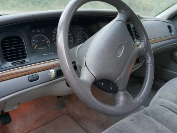 1996 Ford Crown Victoria - Image 10 of 24