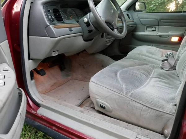 1996 Ford Crown Victoria - Image 11 of 24