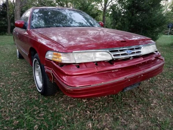 1996 Ford Crown Victoria - Image 5 of 24