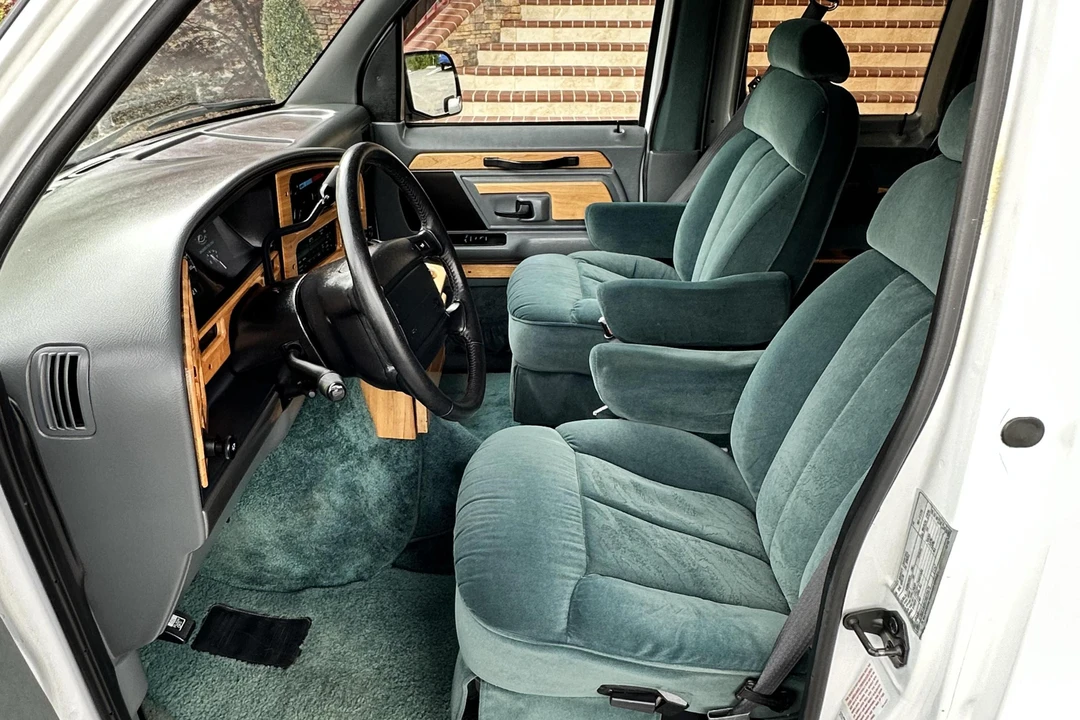 1996 Ford Econoline Van - Image 25 of 31
