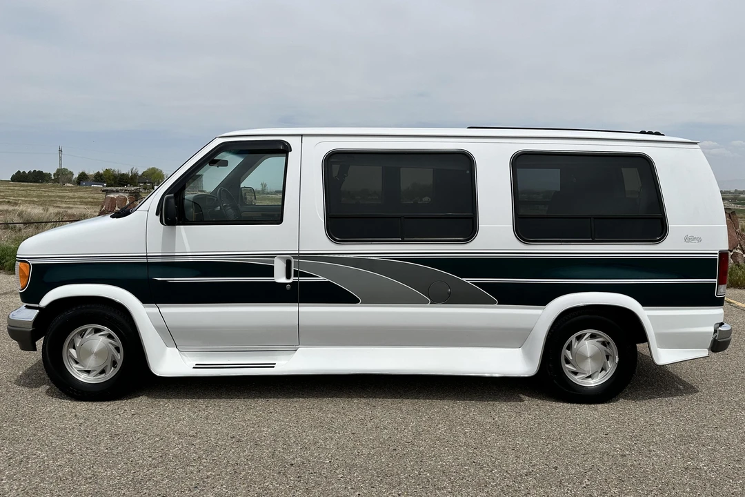 1996 Ford Econoline Van - Image 2 of 31