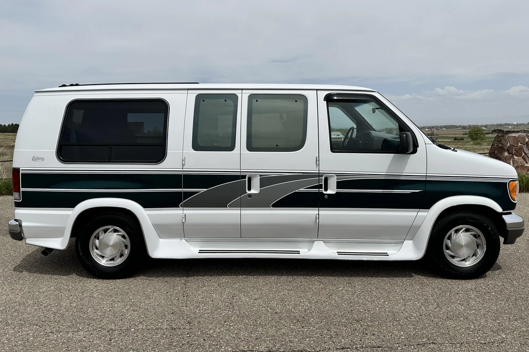 1996 Ford Econoline Van - Image 3 of 31