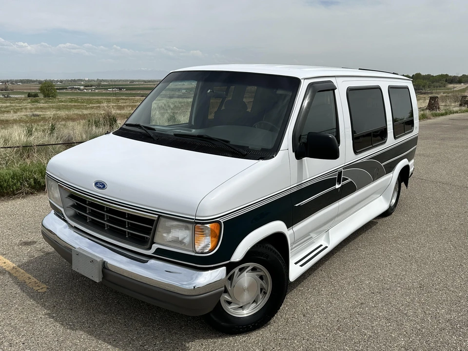 1996 Ford Econoline Van - Image 8 of 31